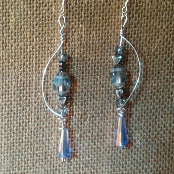 earrings - Picture 4 of 8